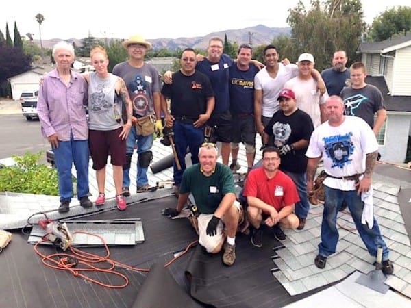 Roof-volunteers-Facebook-David-Perez-600x450