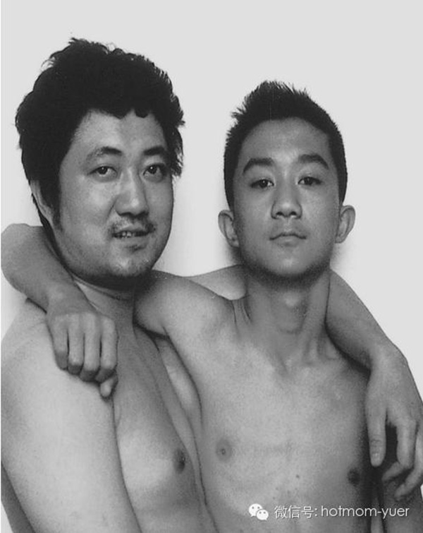mj-godupdates-father-son-photo-27-years-1999