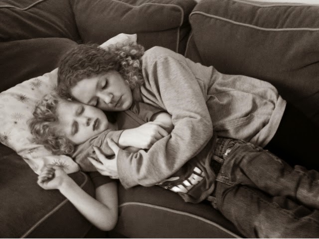 mj-godupdates-high-fives-help-autistic-boy-2