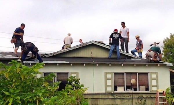 roofing-volunteers-Facebook-David-Perez-600x363