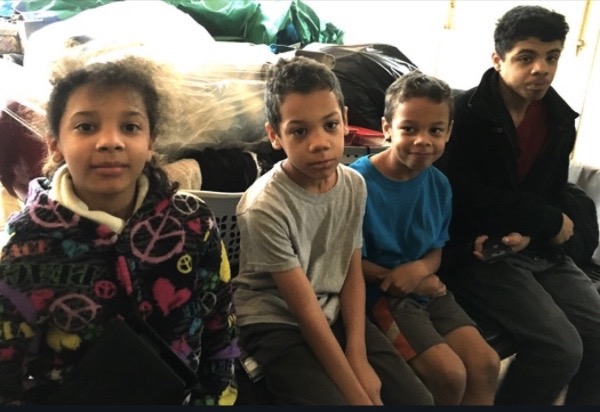 mj-godupdates-trooper-helps-kids-whose-parents-die-on-halloween-3