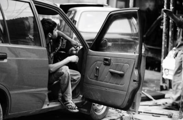 car21-600x393