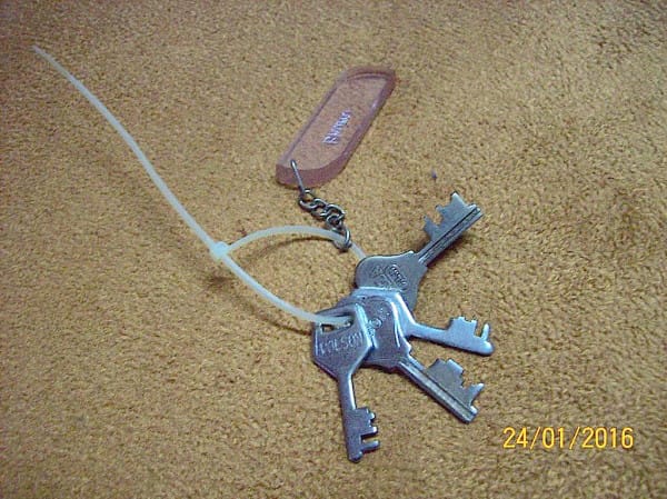 F75KTTZIJRFJHXO.LARGE_1-600x449