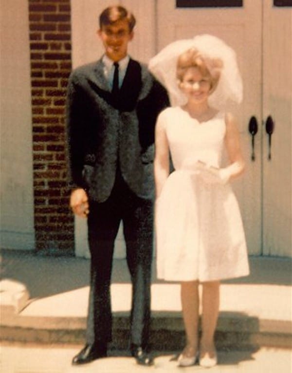 dolly_and_carl_1200_1532_81_s-600x766